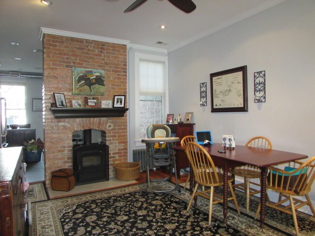 Building Photo - 1426 K St SE