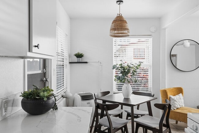 Foto del edificio - 2606 Juan St