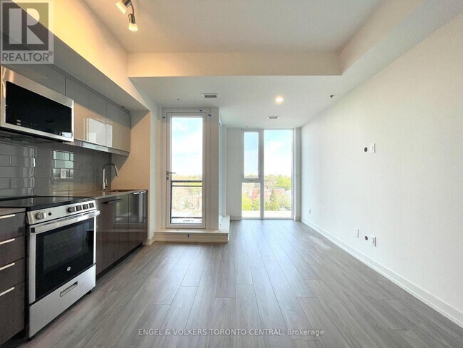 Photo du bâtiment - 90 Glen Everest Rd