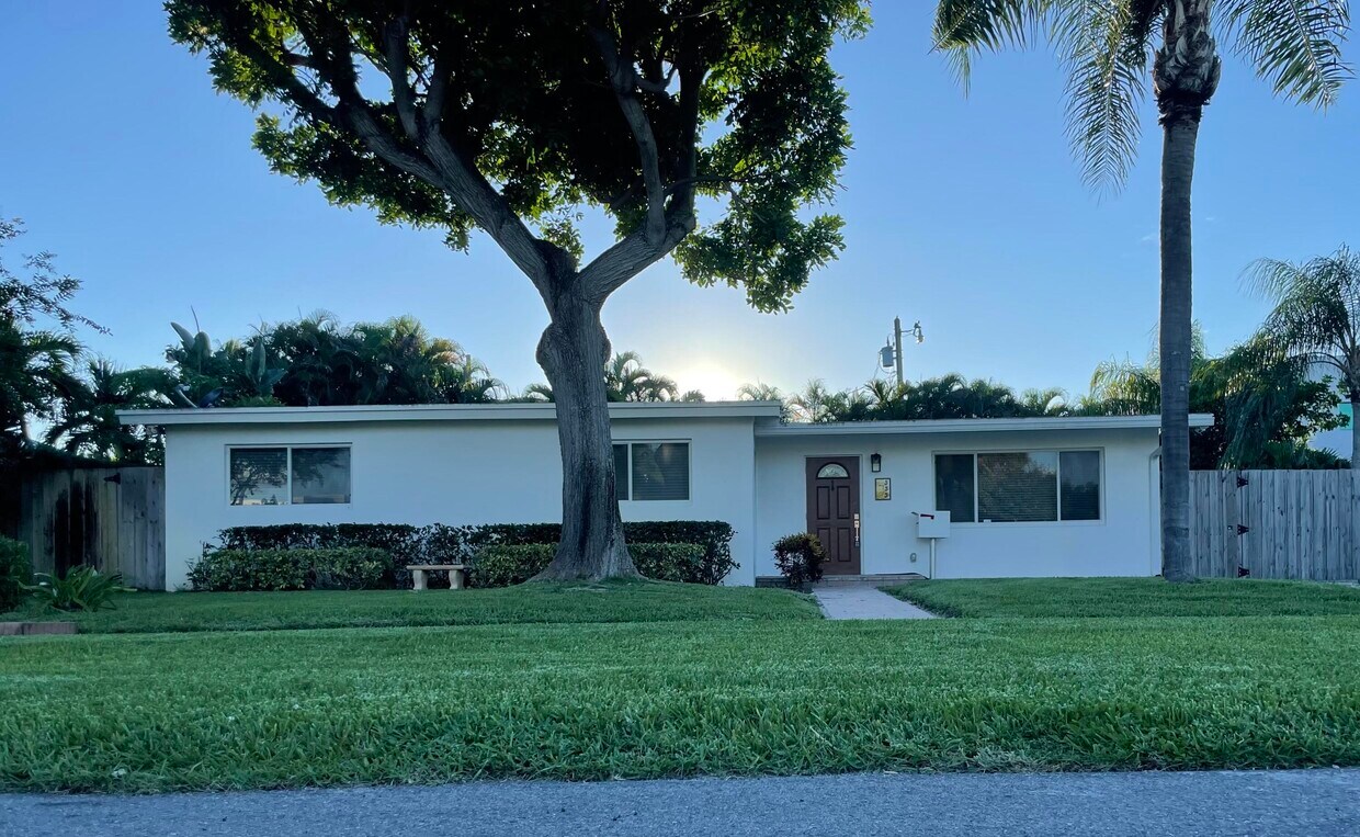 Foto principal - 555 NE 4th Ave