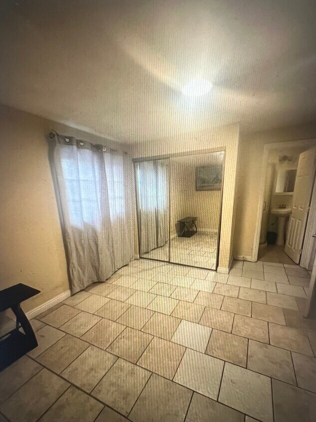 Foto principal - 13082 Sirius Ave