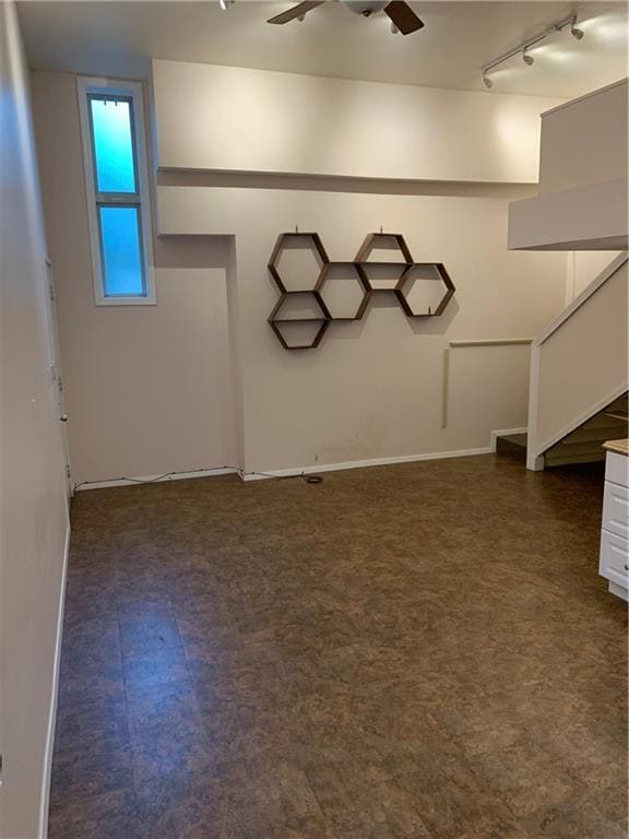 Primary Photo - 2200 Curtis Ave