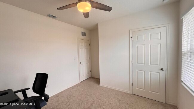 Foto del edificio - 1322 McFarland Dr