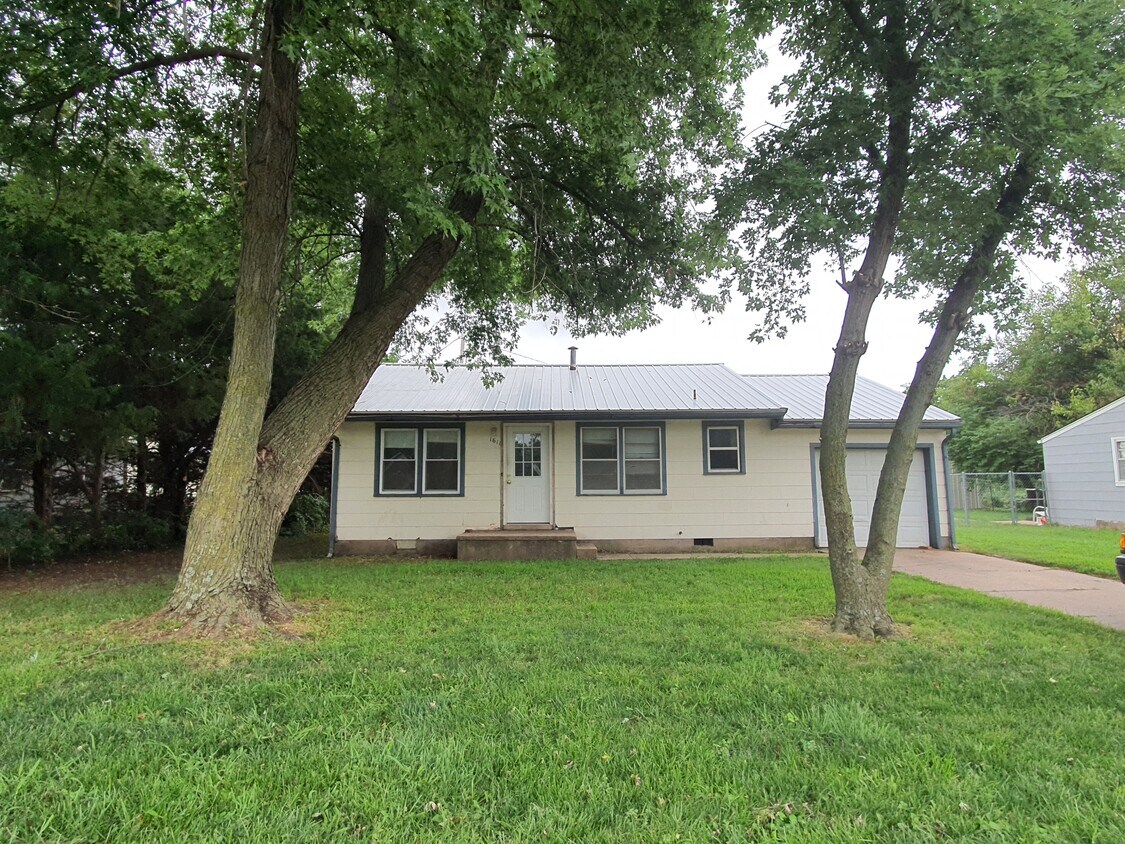 1611 W Towanda Ave, El Dorado, KS 67042 House for Rent in El Dorado