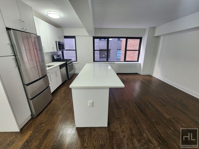 Building Photo - EAST 57 STREET