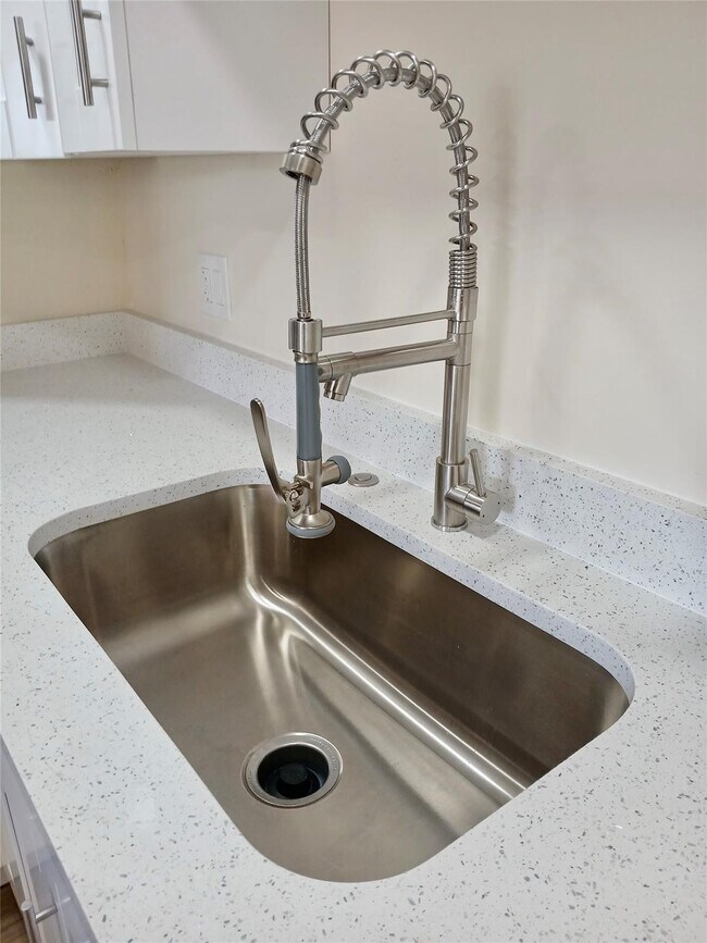 Foto del edificio - 4131 Oak Terrace Dr