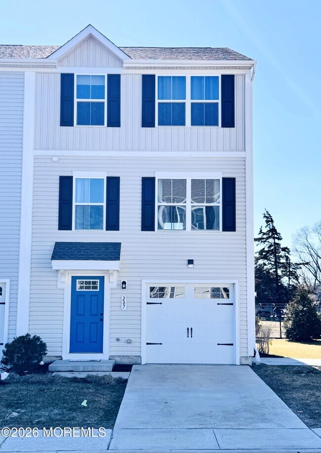 Foto del edificio - 207 Cyprus Ct