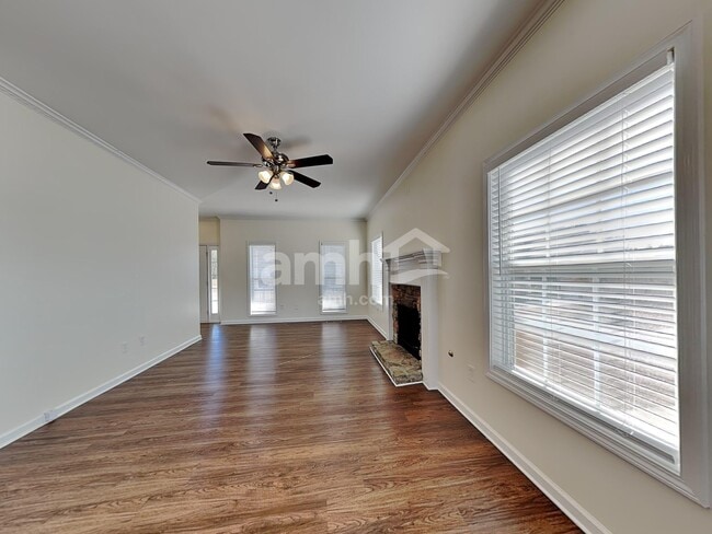 Building Photo - 750 Brooks Rd