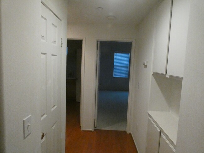 Building Photo - 820 Timberwood