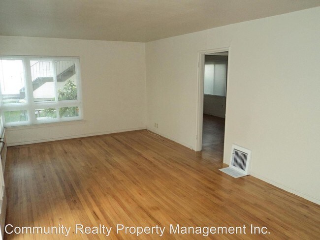 Building Photo - 2554 Ivy Dr