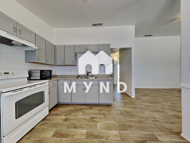 Foto del edificio - 4845 E Caballero Cir Unit 3