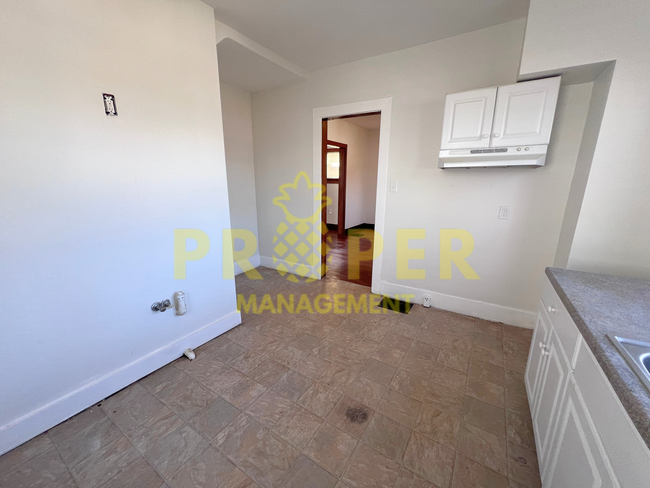 Foto del edificio - 3 bedrooms 1 bathroom house