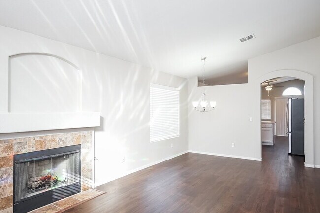 Building Photo - 7032 Village Shore Ct