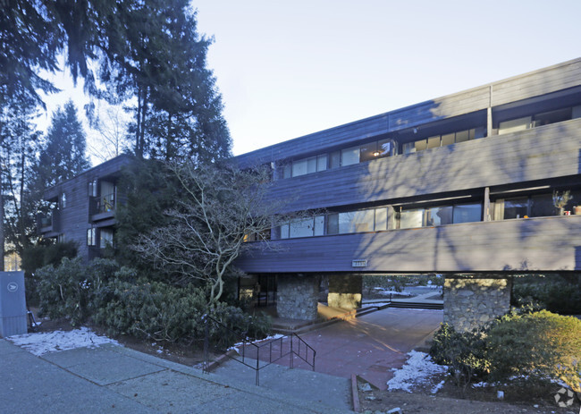 Building Photo - Highbury Apartments