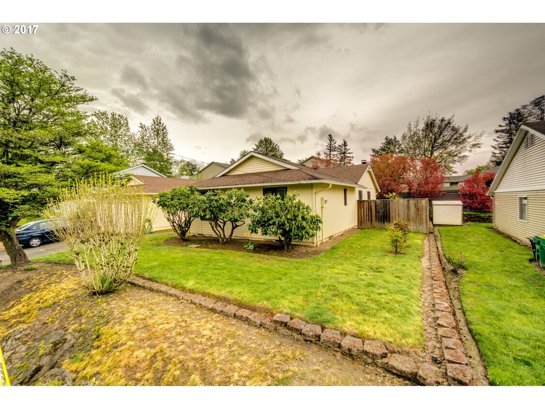 7670 SW Spruce St, Portland, OR 97223 Townhouse for Rent in Portland