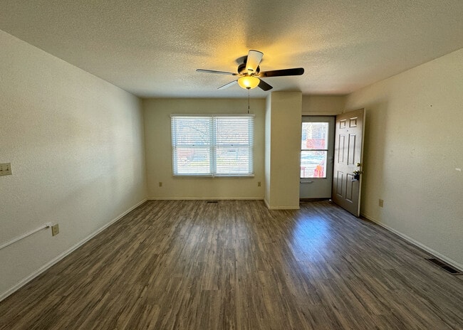 Photo - 6913 Yellowpine Dr Townhome