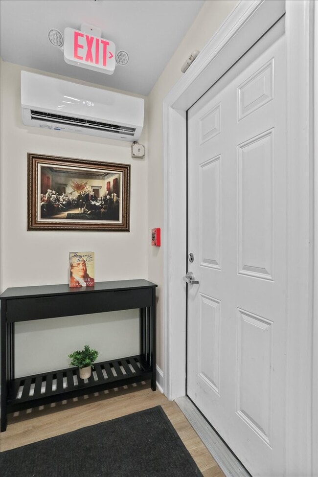 Building Photo - 34 W Franklin St