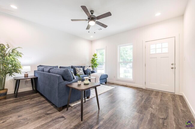 Building Photo - 106 Leisure Pointe Rd