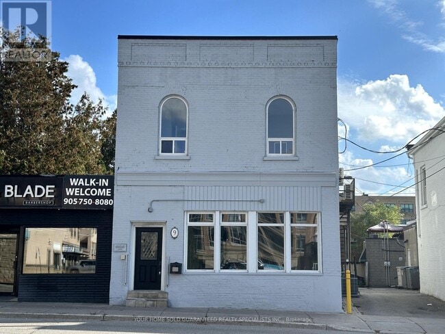 Building Photo - 9 Wellington St E