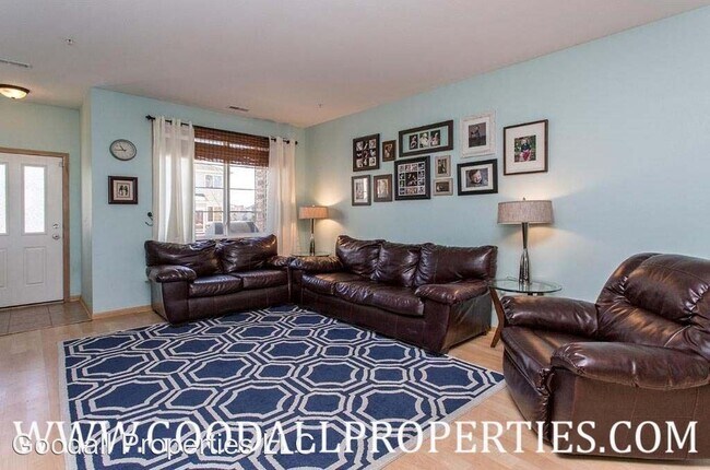 Foto del edificio - 3 br, 2.5 bath House - 556 Villa Court