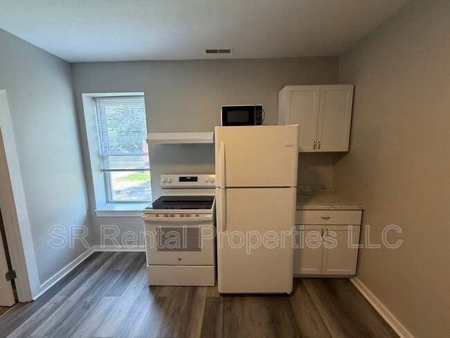 Photo - 243 S Main St Apartment