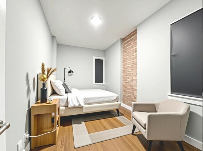 Foto del edificio - 3 bedroom in Brooklyn NY 11216