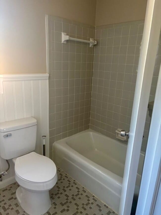 Building Photo - Renovated Hammond Hills Gem