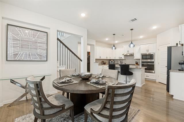 Foto del edificio - 656 Bethpage Dr