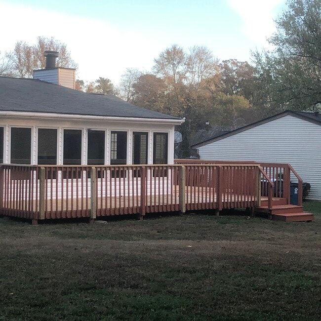 Beautiful Wrap Around Deck - 10360 Plantation Bridge Dr
