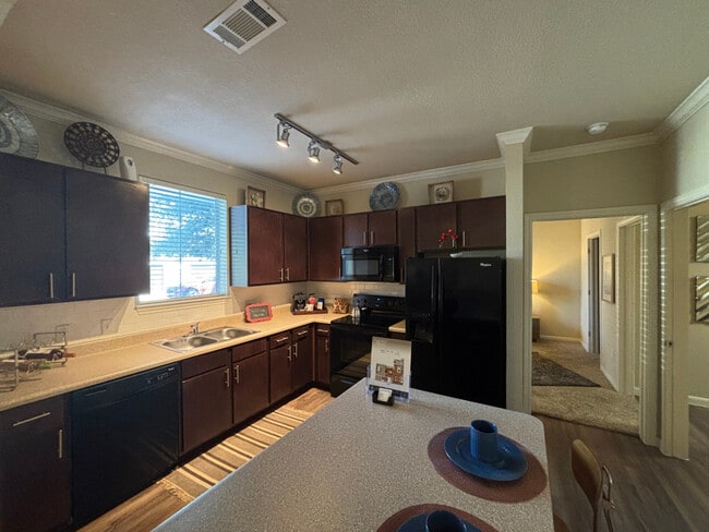 Building Photo - 1811 Medical Pkwy