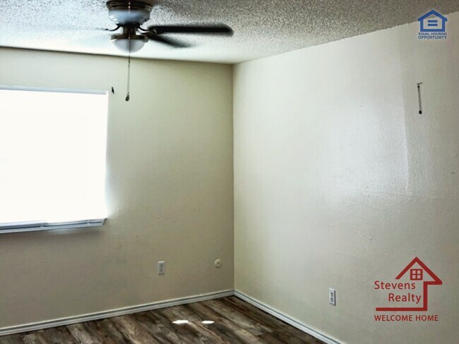 Building Photo - 2111 NW Lindy Ave