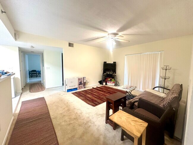 Foto del edificio - 5590 NW 61st St