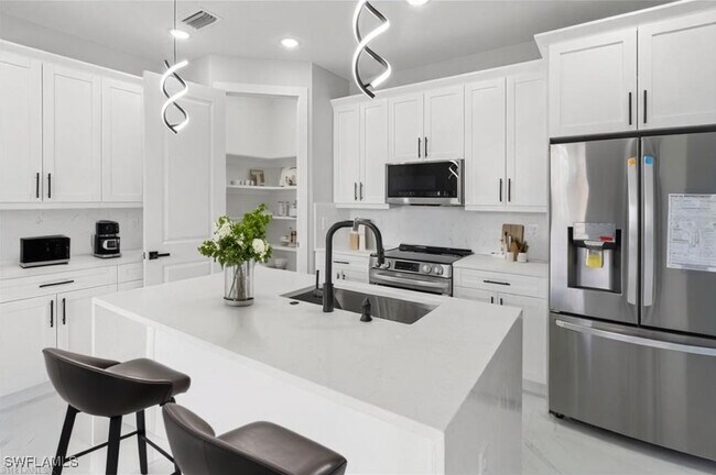 Foto del edificio - 4615 NW 32nd St