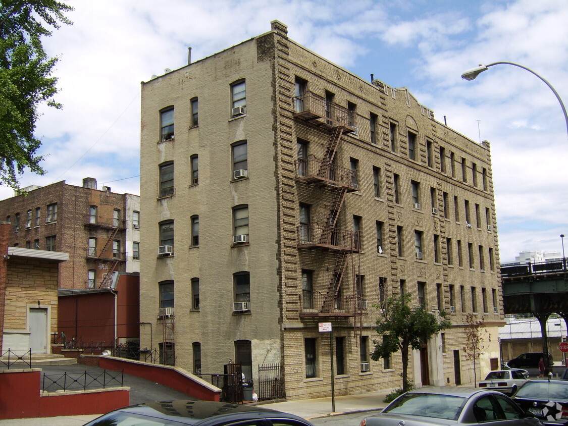 Primary Photo - 501 West 214th Street