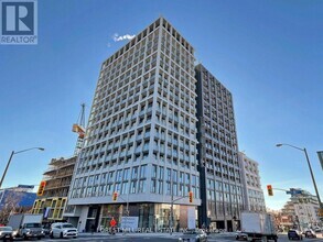 Building Photo - 2020-2020 Bathurst St