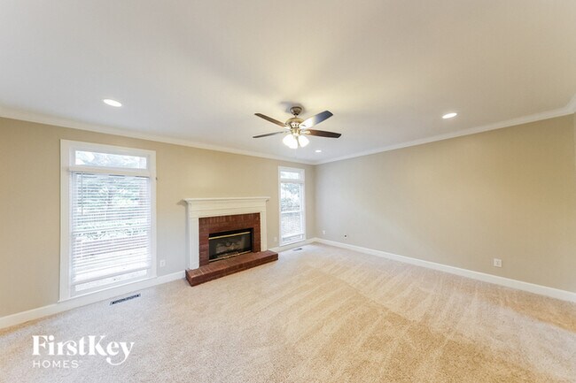 Building Photo - 2114 Baneberry Dr