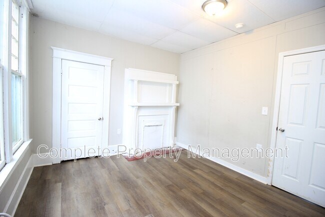 Building Photo - 524 Fulton Ave SW