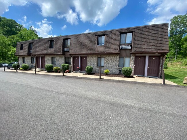 Foto del edificio - Spacious One Bedroom Apartment! Laundry On...
