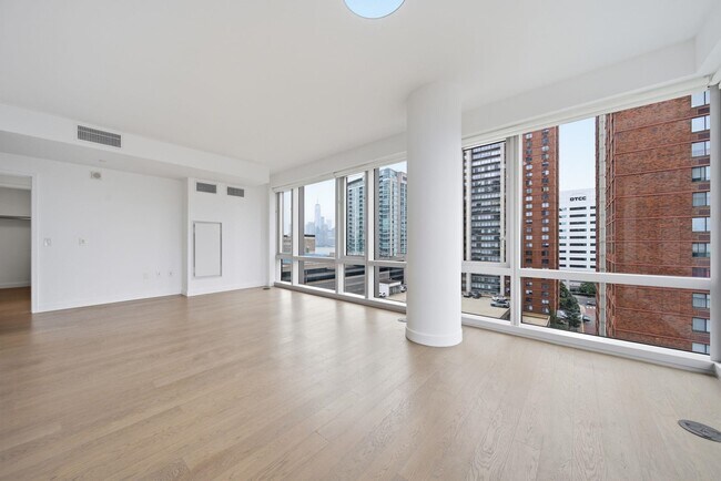 Foto del edificio - 75 Park Ln S