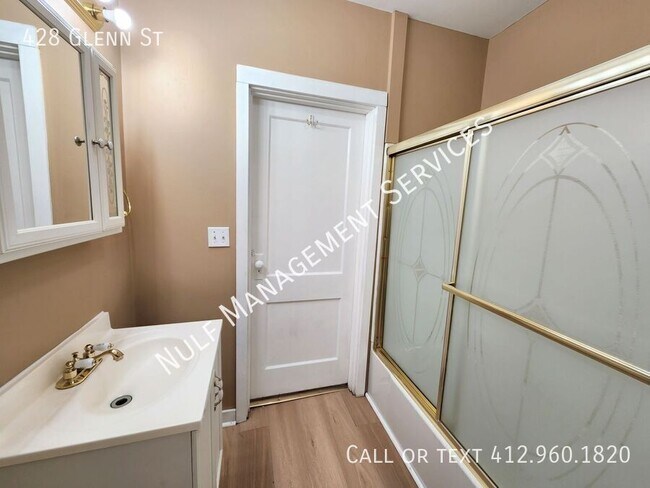 Foto del edificio - 428 Glenn St