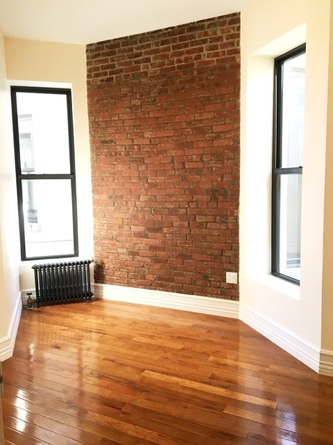 Primary Photo - 125 Manhattan Ave