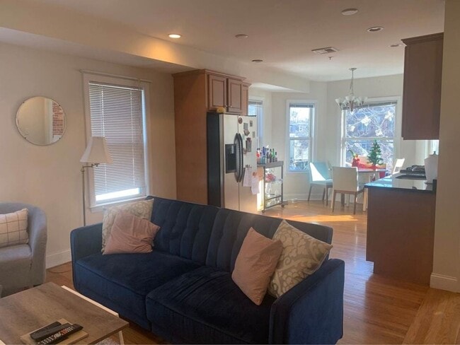 3Br/2Bth, Available Sep. 1, 2026. Great location! Laundry in unit! MUST SEE!! - 3Br/2Bth, Available Sep. 1, 2026. Great location! Laundry in unit!  MUST SEE!! House