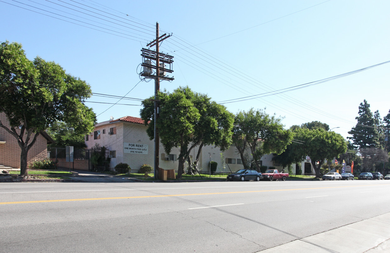 Building Photo - Saticoy Regency Apartments