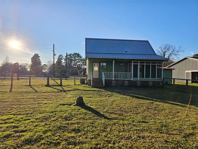 Building Photo - 25411 T K C Rd