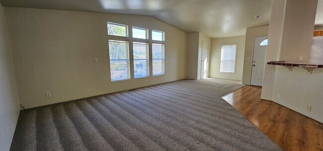 Foto del edificio - Horse Property on 2.5 Acres Minutes to Downtown Grants Pass
