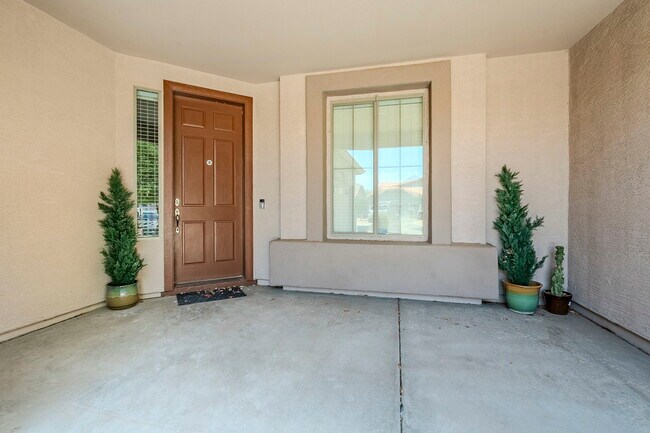 Building Photo - 2407 W Fawn Dr