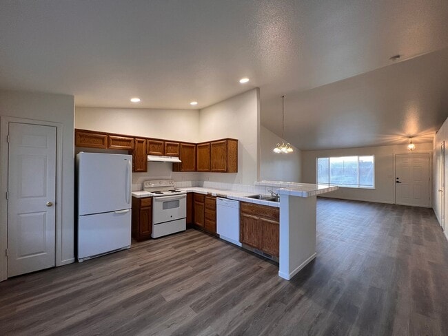 Building Photo - 4-bedroom Home in Donner Trails Subdivision, Fernley