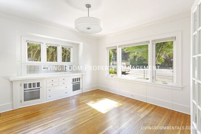 Foto del edificio - 3639 NE 25th Ave