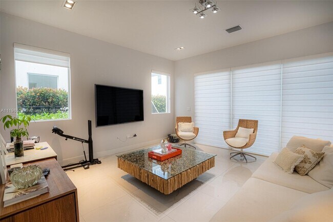 Foto del edificio - 10041 NW 75th St
