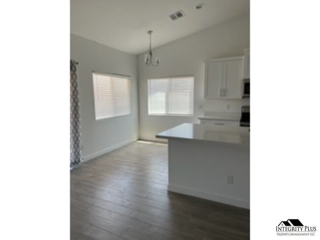 Building Photo - 12748 W Cabrillo Dr